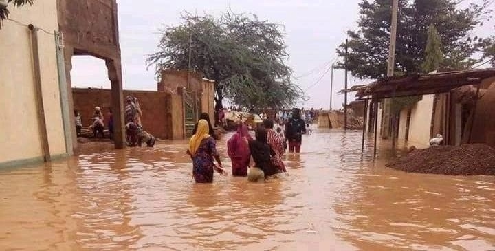 Nearly 300 inmates flee Nigerian prison after floods