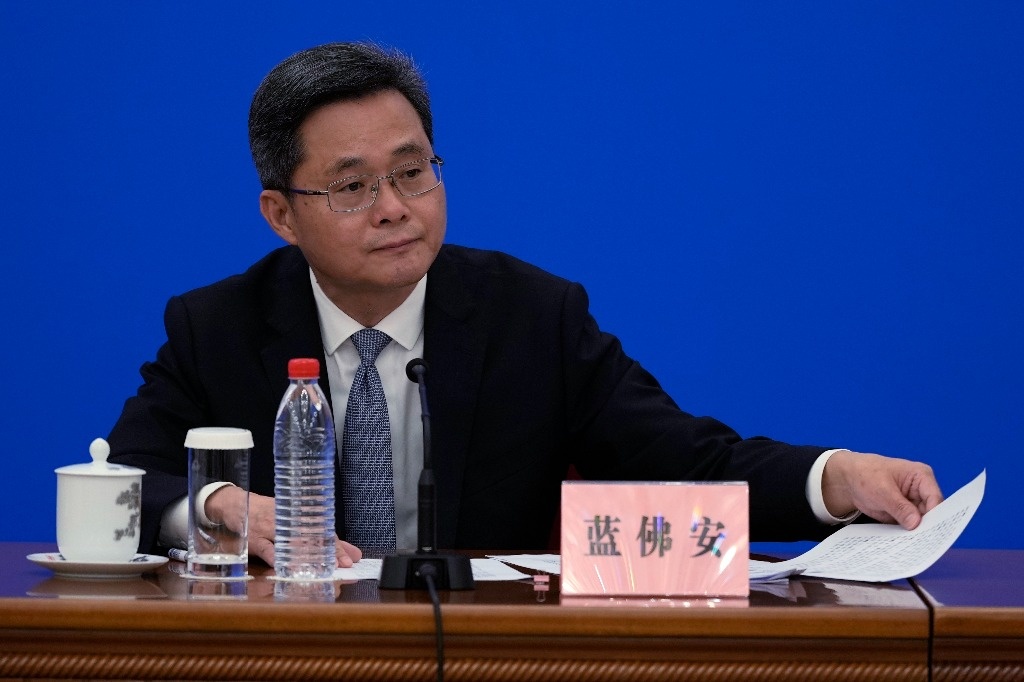 China presents local debt package of 1.4 trillion dollars