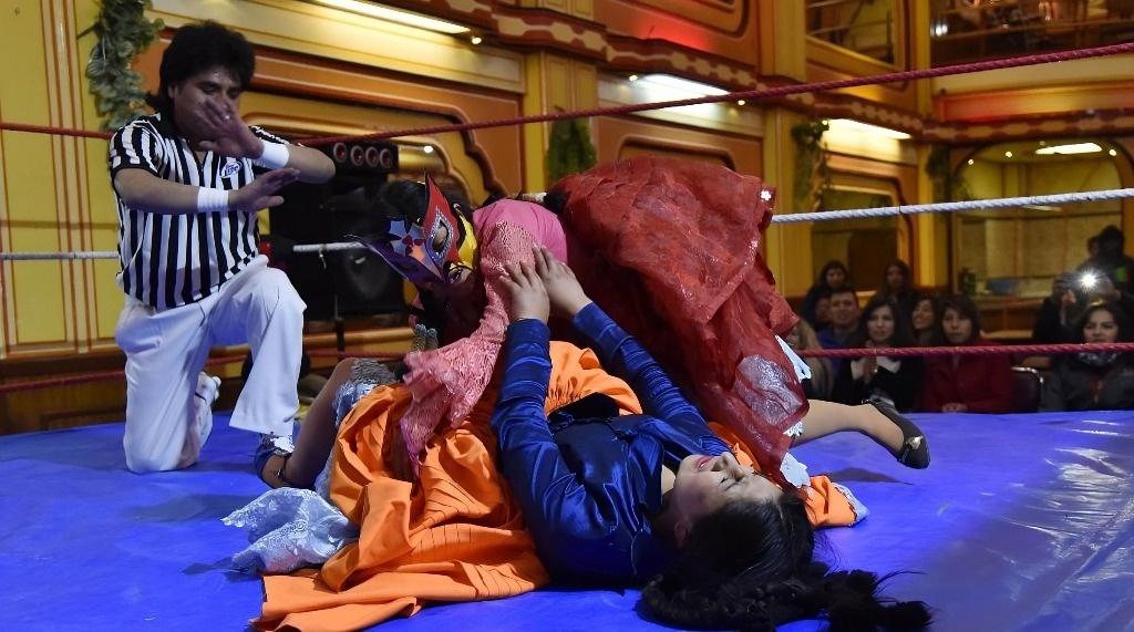 Cholitas in the ring: fighters who defend indigenous women