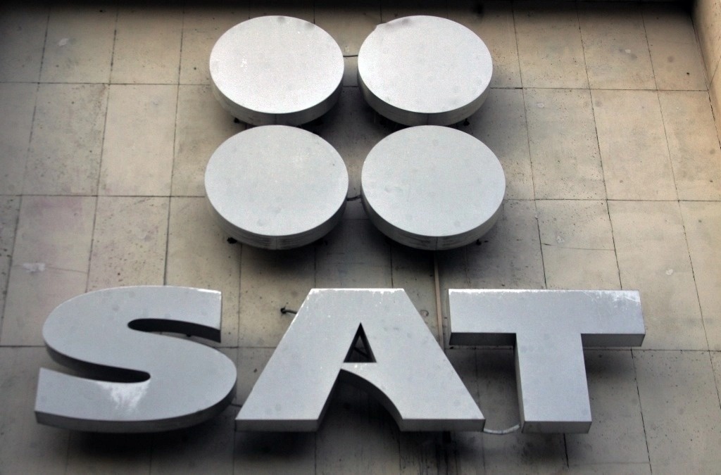 BBVA and SAT close due to hurricanes