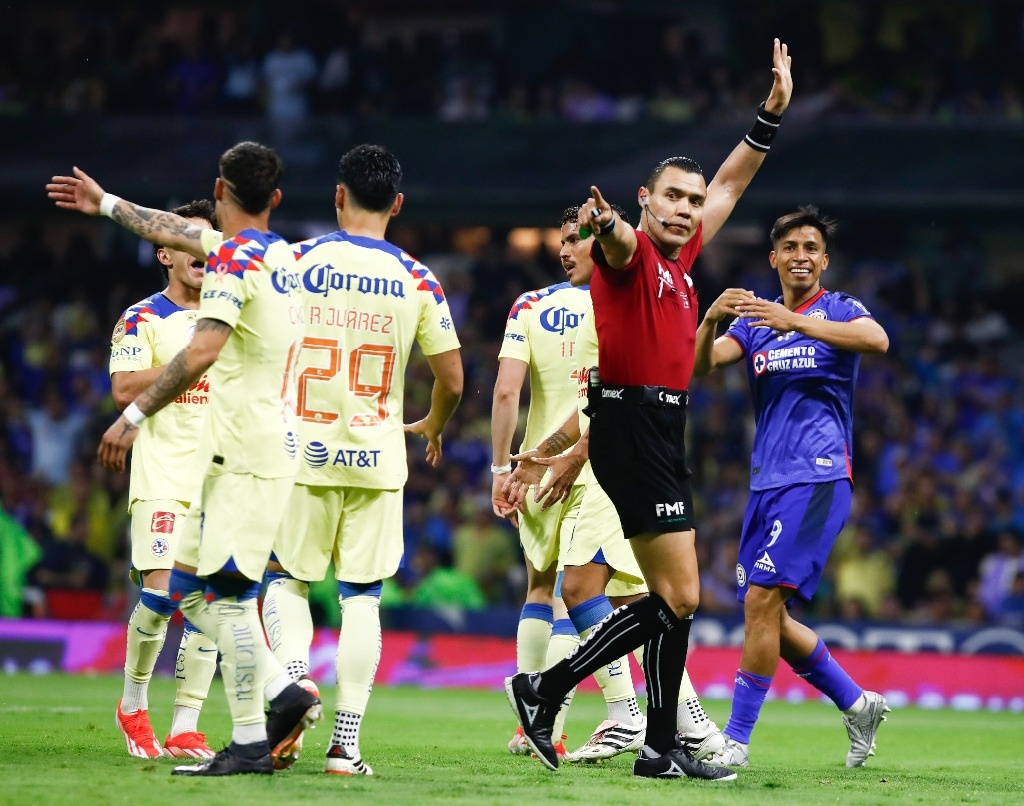 Referees Fee endorses penalty marked by referee Marco Antonio Ortiz