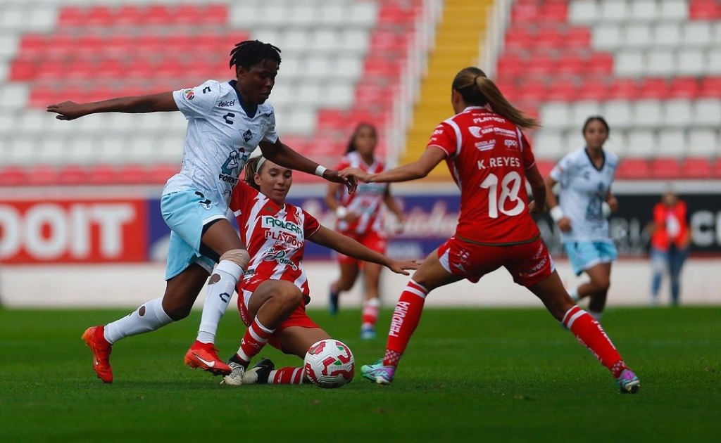 With a double from Charlyn Corral, Pachuca beats Necaxa 5-0