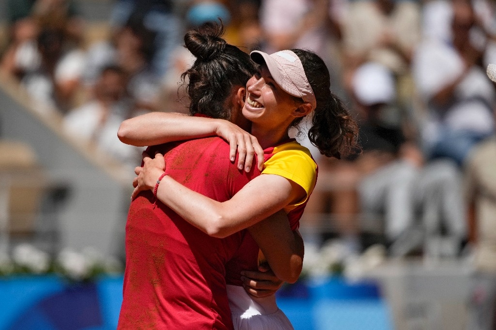 Spain wins bronze in women’s tennis doubles