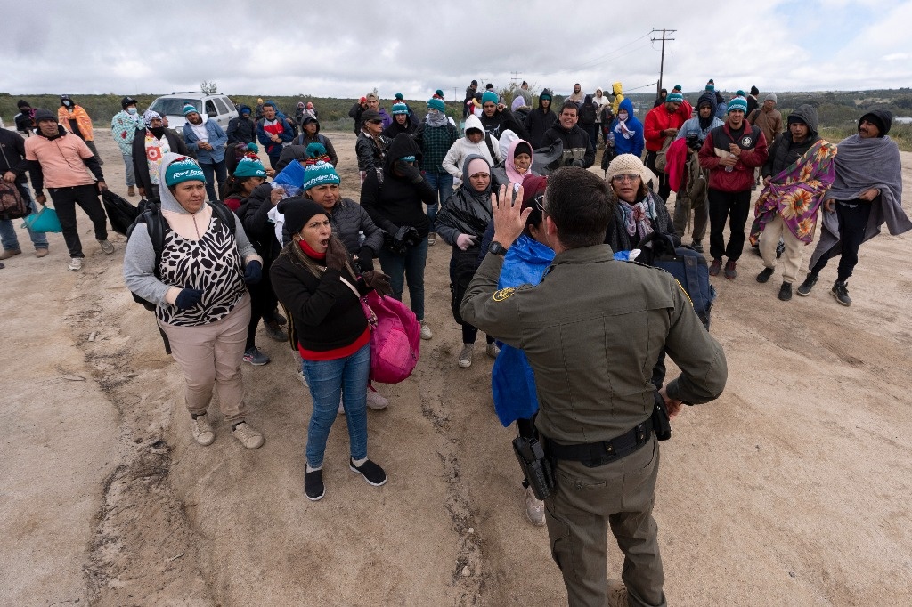 Cartels management the migratory stream: Border Patrol