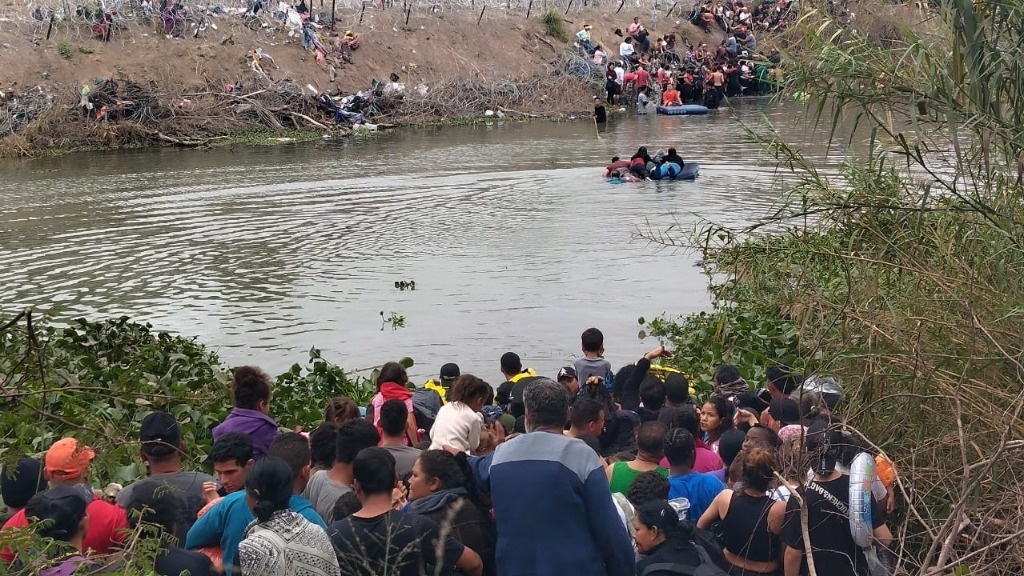 La Jornada - Cruce Masivo De Migrantes Desde Matamoros Hacia ...