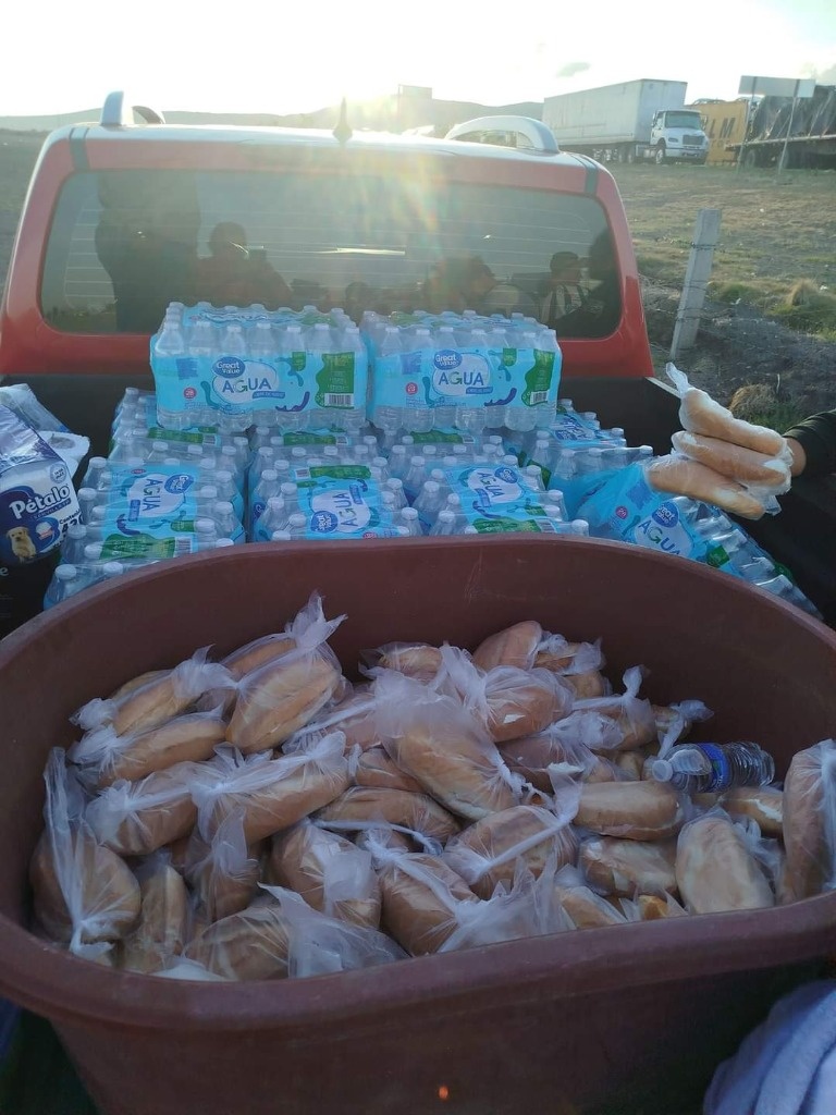 Blockade of the North Arch completes 48 hours;  neighbors carry meals to drivers