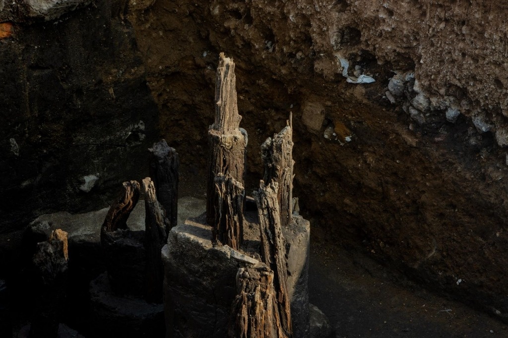 Remains of a pre-Hispanic pier discovered in Chapultepec