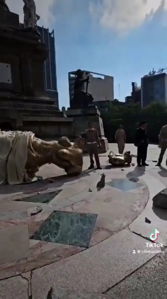 Angel de la Independencia - Figure 1