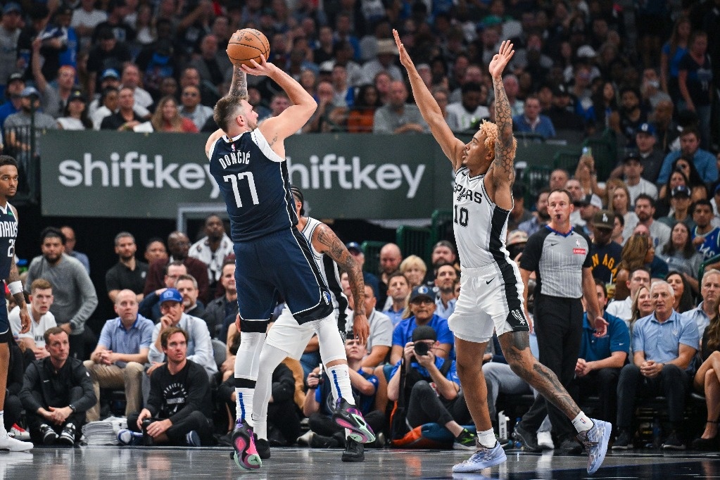 Doncic and the Mavericks triumph against San Antonio