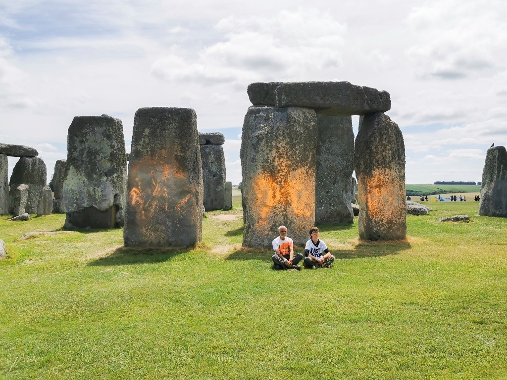 Environmentalists vandalize Stonehenge prehistoric website