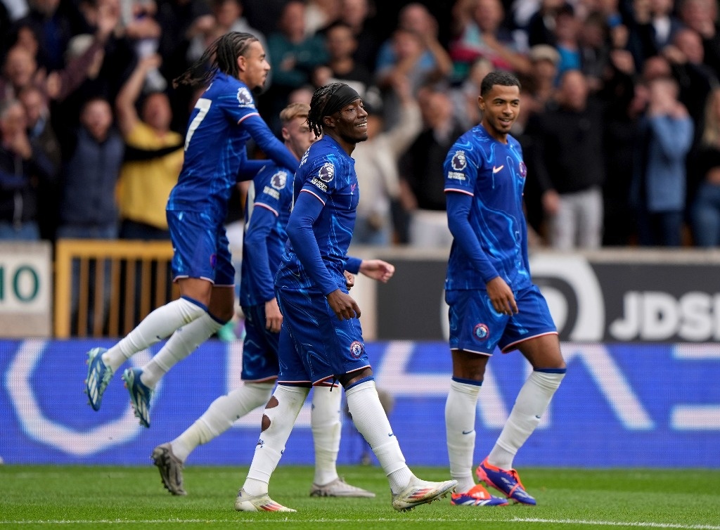 Chelsea thrashes Wolverhampton 6-2 with Madueke hat-trick