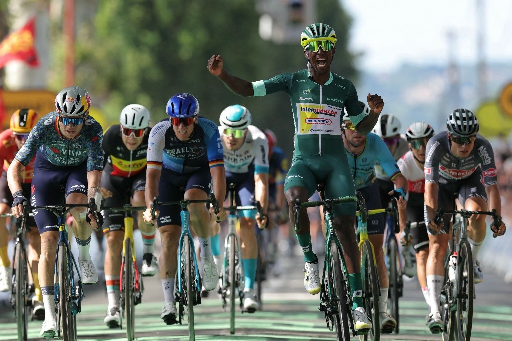 Eritrean Biniam Girmay sprints to twelfth stage of Tour de France