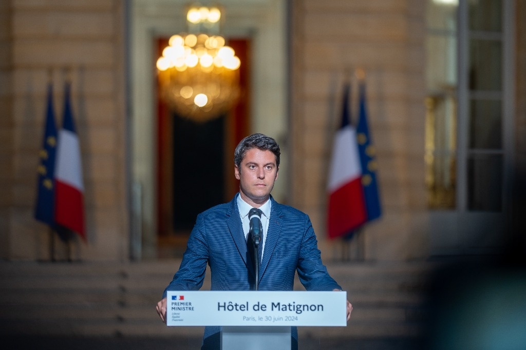 La Jornada – Premier Francji ogłasza swoją dymisję po zwycięstwie lewicy
