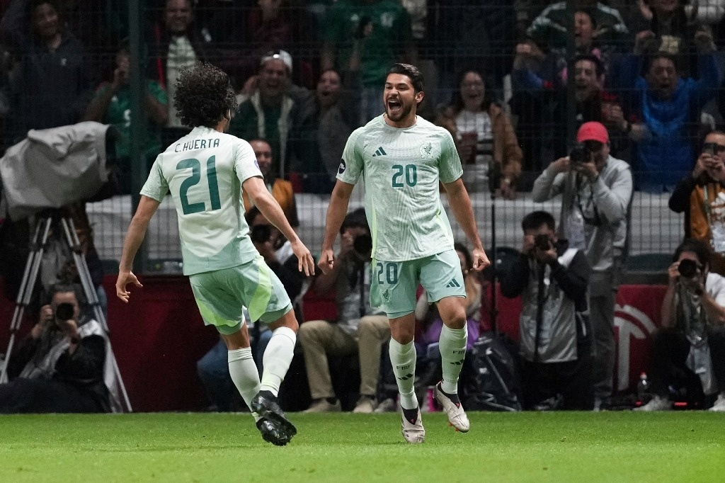 El Tri comes back against Honduras and advances to the Concacaf Final Four