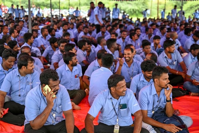 Samsung India employees continue strike