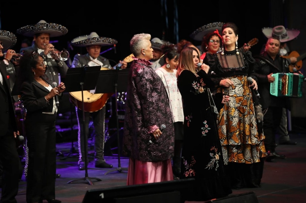 Bellas Artes decorates ‘The Bolero Pageant, from Mexico and Cuba to the world’