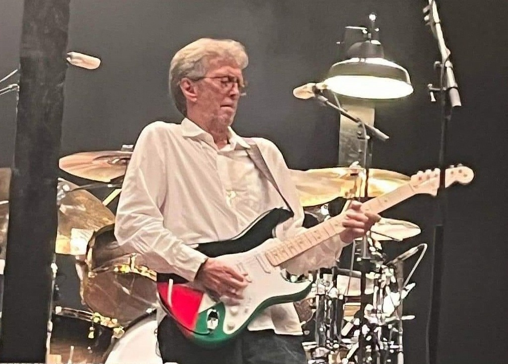 La Jornada - Eric Clapton se solidarizó con Palestina en su concierto ...