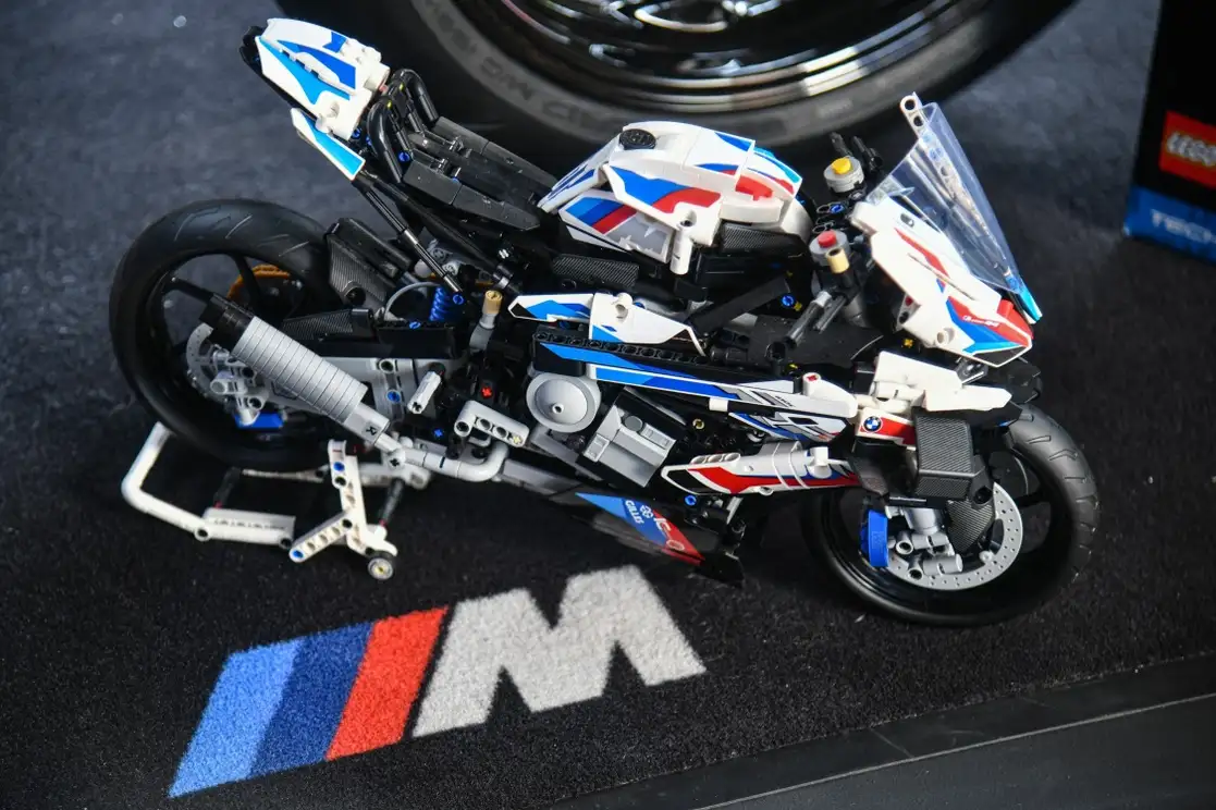 BMW Motorrad presents the LEGO Technic BMW M 1000 RR.