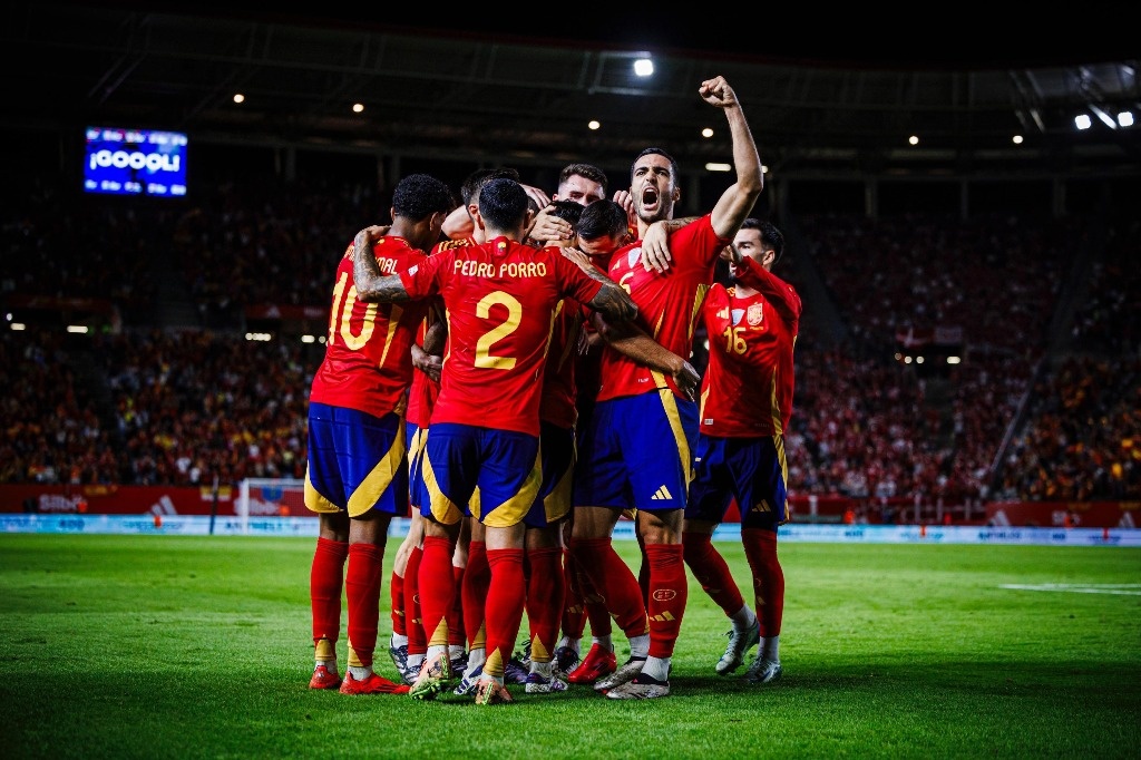 Spain defeats Denmark, leader in the Nations League