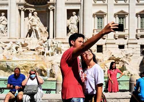 Italy is evaluating reservations and fees for visiting the Trevi Fountain