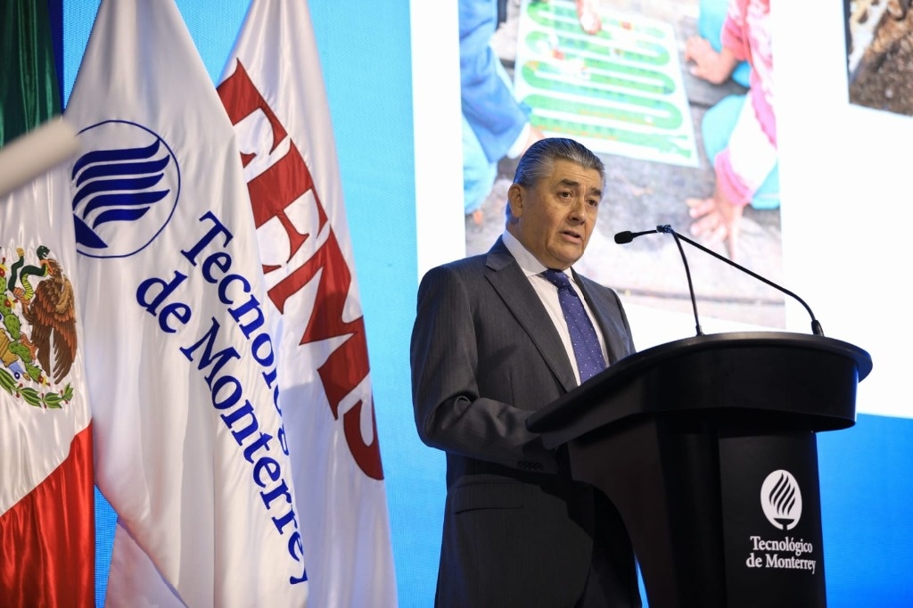 Femsa’s José Antonio Fernández urges IP to provide decent wages