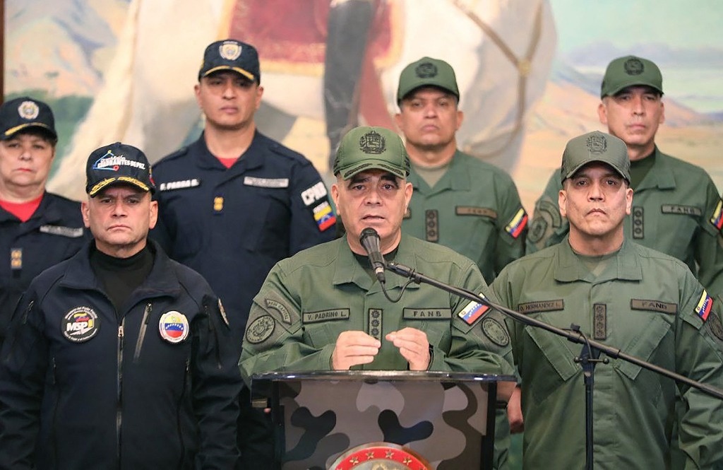 Venezuelan armed forces confirm loyalty to Nicolás Maduro