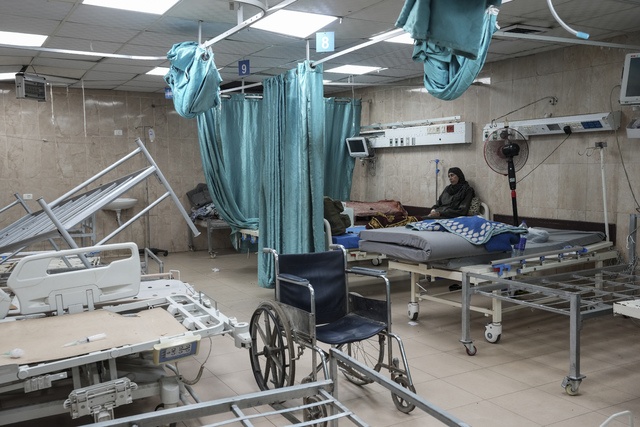 Israeli forces bomb last hospital in Gaza