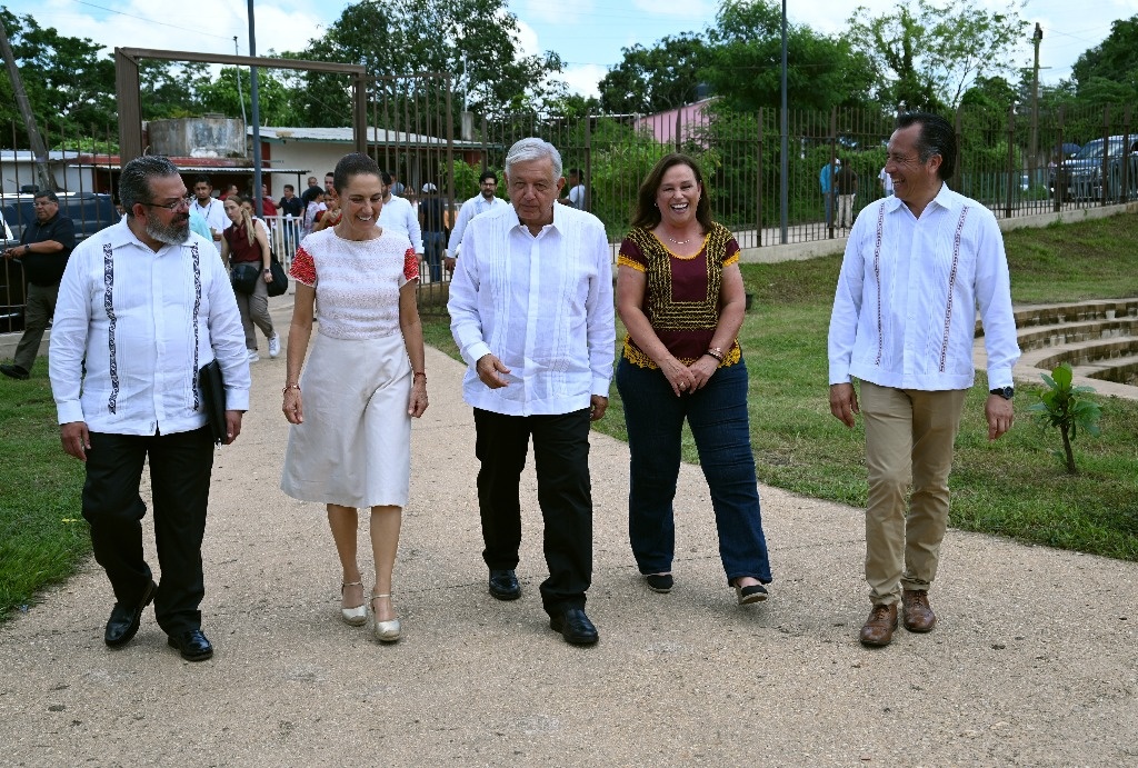 Governing for the minority, in the garbage dump of history: AMLO