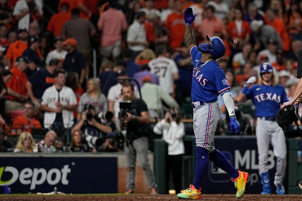 Astros de Houston pierden segundo juego de serie contra Rangers