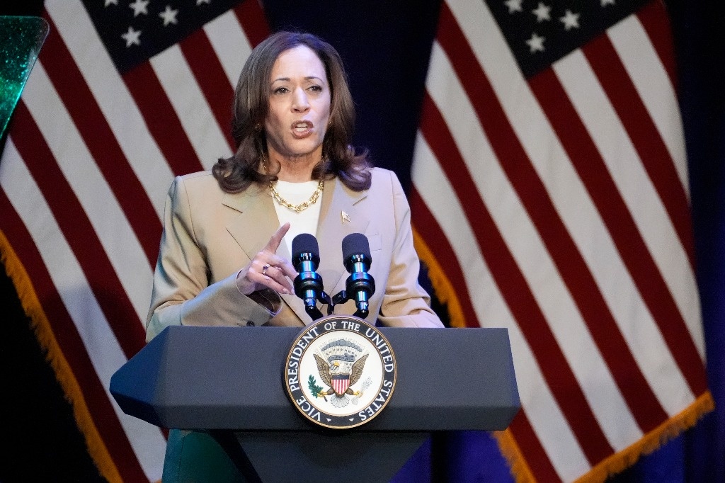 Kamala Harris holds her first fundraising event