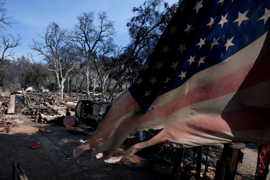 Wildfires ravage homes near Los Angeles