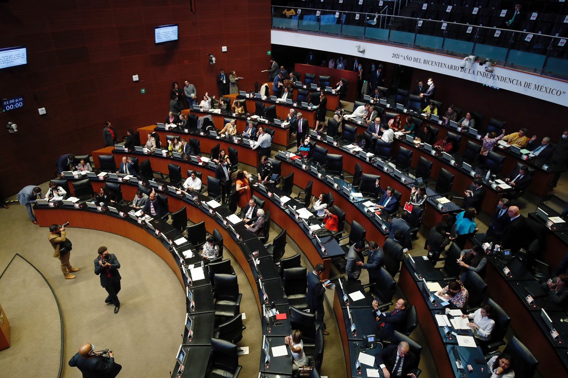 La Jornada Inicia en Senado discusión de minuta para ampliar presencia de FA hasta 2028