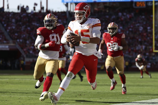 Chiefs remain undefeated and beat 49ers; Commanders crush Panthers