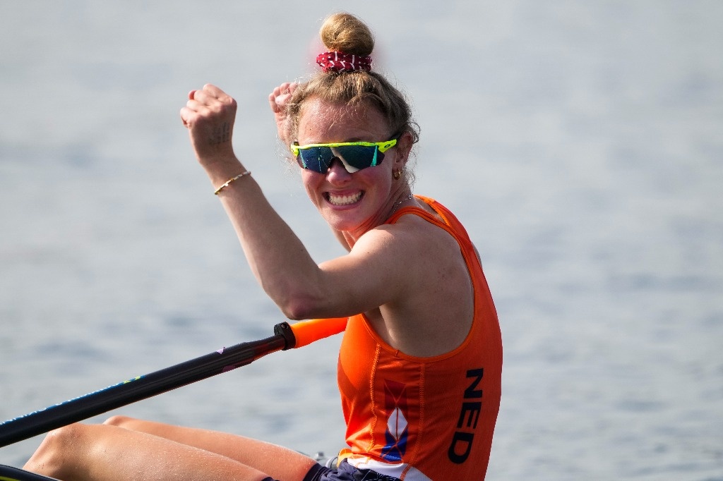 Karolien Florijn and Oliver Zeidler compete in gold and individual scull