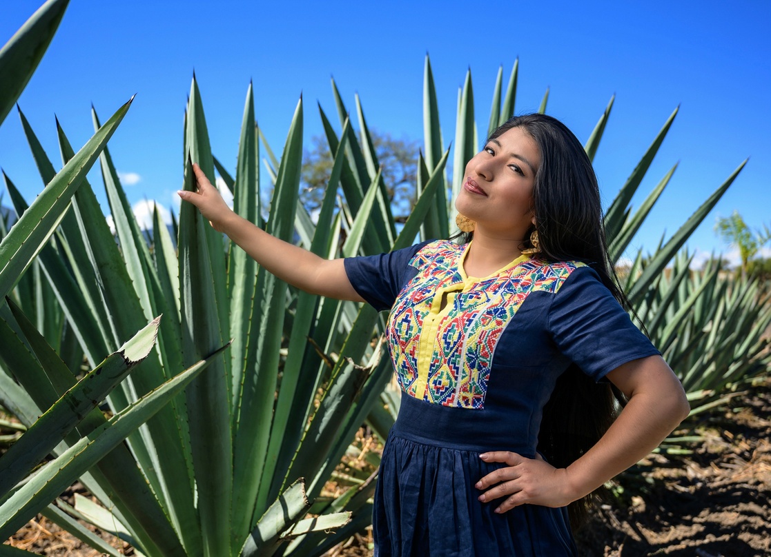 La Jornada - La soprano María Reyna enriquece la Ópera Mixe