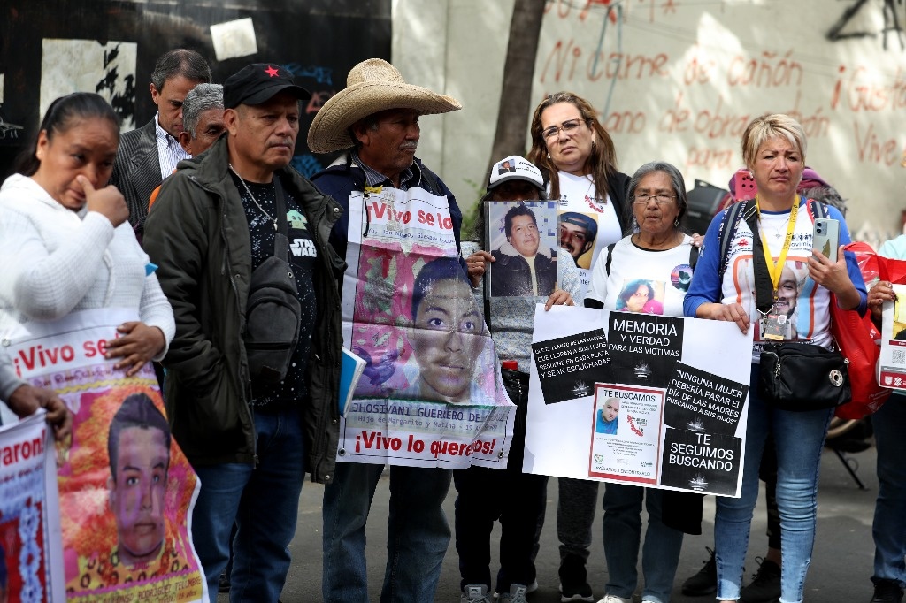 La Jornada Liberación De Militares Mina El Caso Ayotzinapa El Gobierno