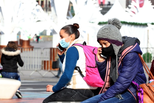 Tampiqueños compran ropa de segunda para protegerse del frío - Grupo Milenio