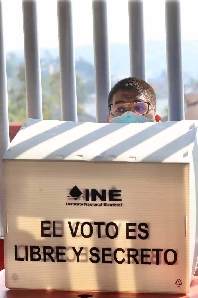 López Obrador calls on residents to vote freely