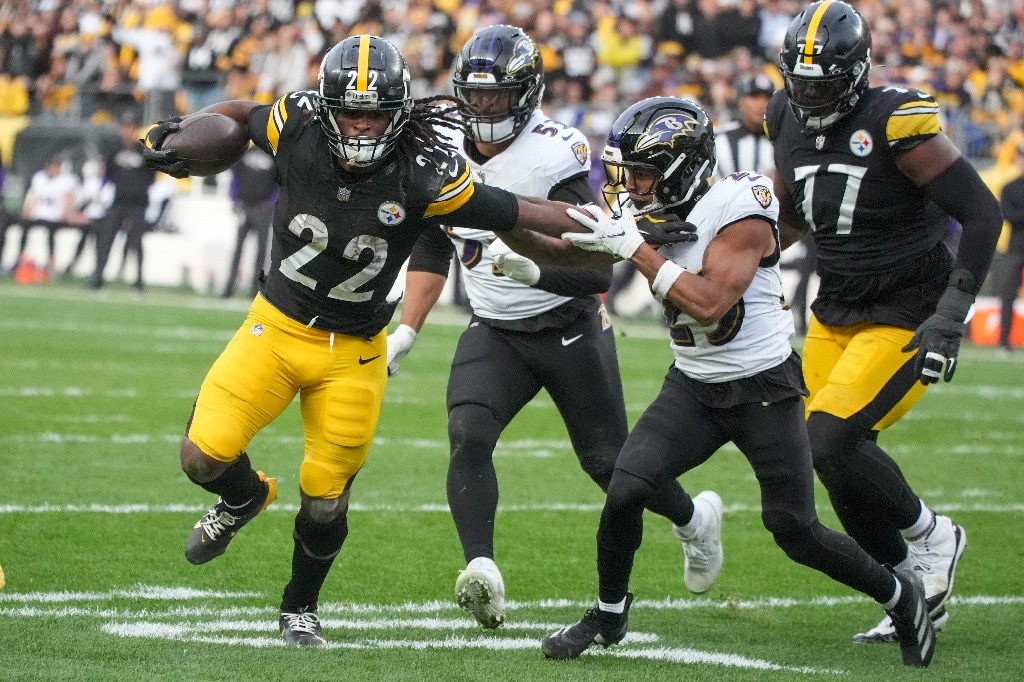 The Steelers add their fifth consecutive victory by beating the Cuervos