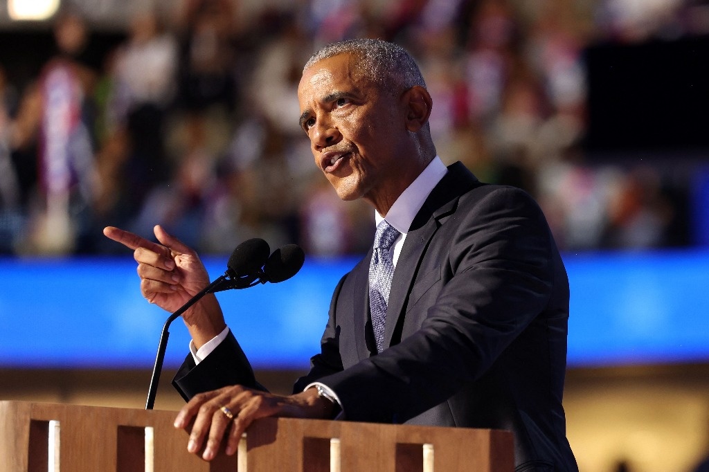 Obama and Sanders speeches bolster Kamala at Democratic convention