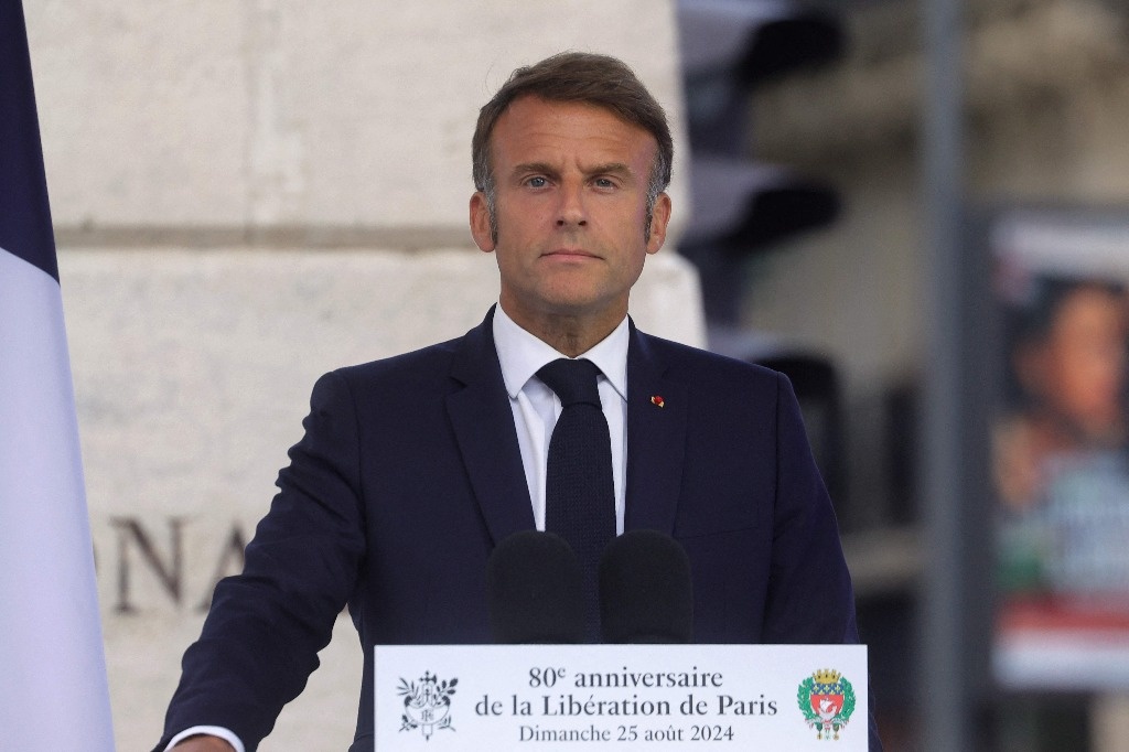 Macron refuses to name a left-wing government, prolongs consultations