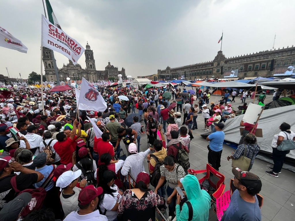 CNTE lecturers will stay within the Zócalo sit-in