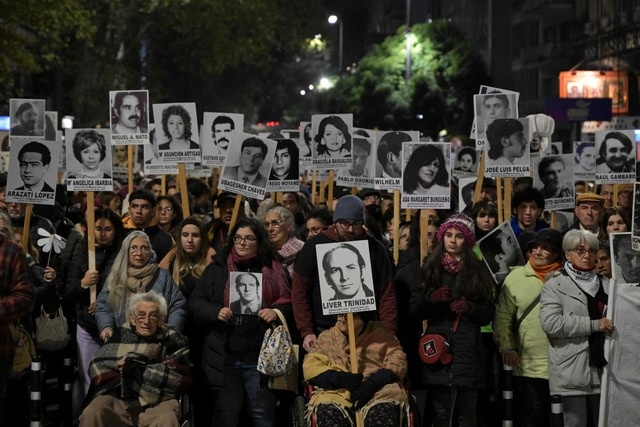 1000’s march for individuals who disappeared throughout the dictatorship in Uruguay