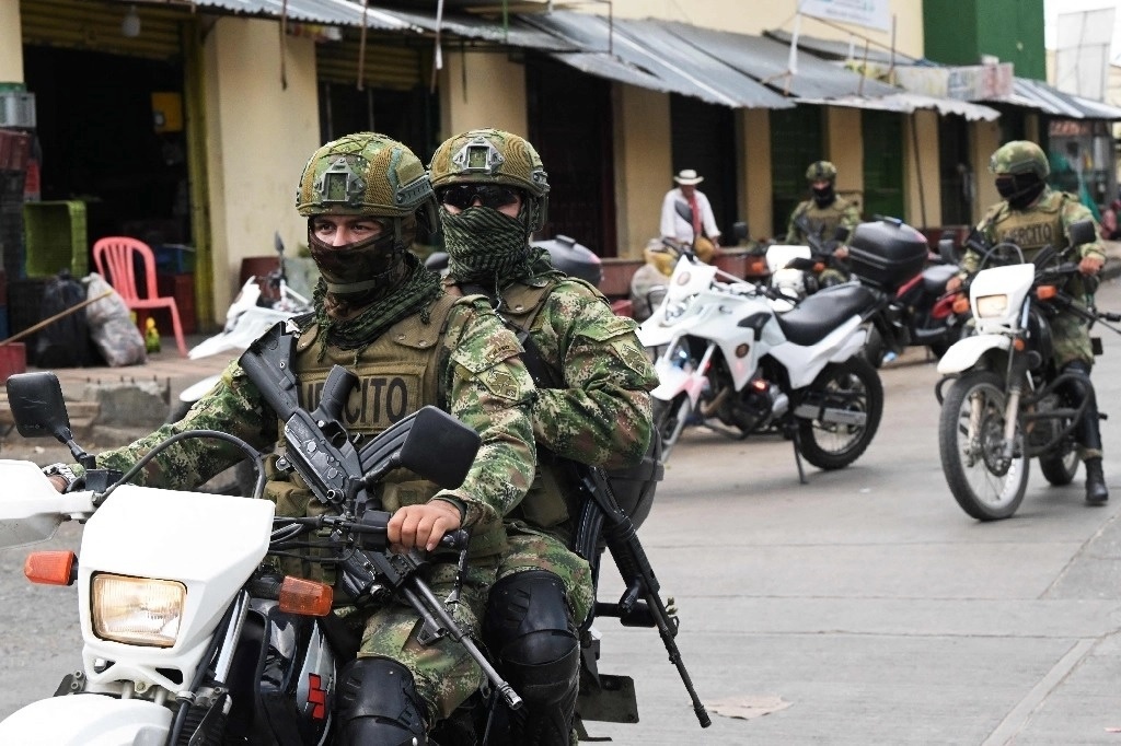 Four soldiers killed in bomb attacks in Colombia