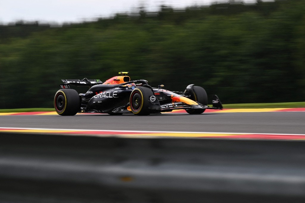 McLaren leads second follow for Belgian GP; ‘Checo’ ninth