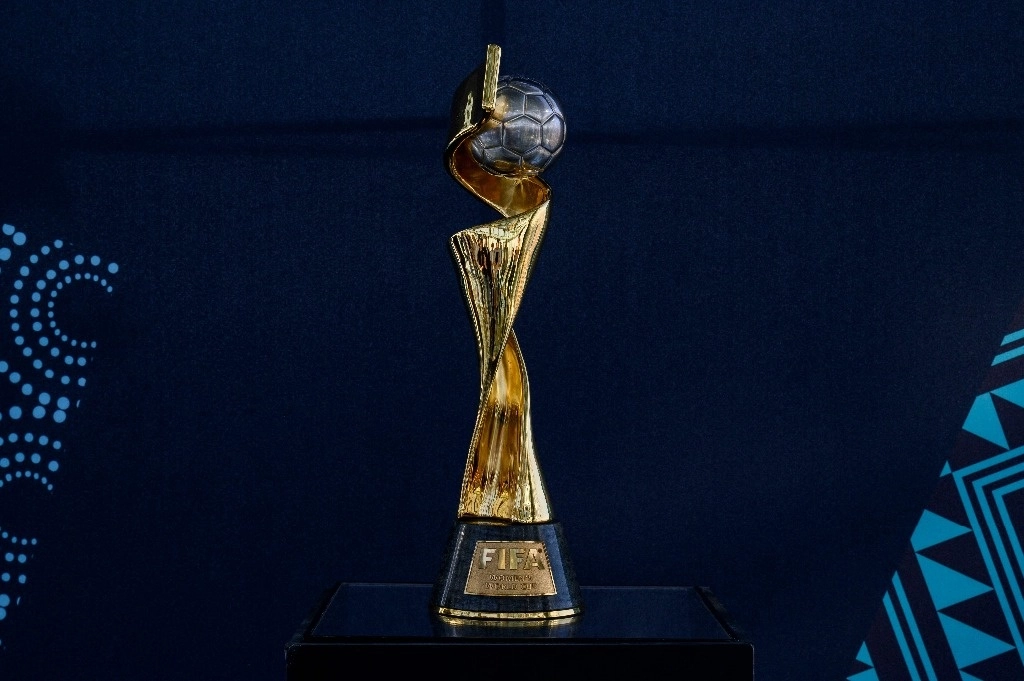 La Jornada - El trofeo de la Copa Mundial FIFA que el