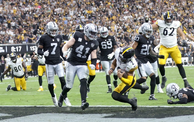 Steelers beat Raiders at home; Falcons beat Panthers 38-20