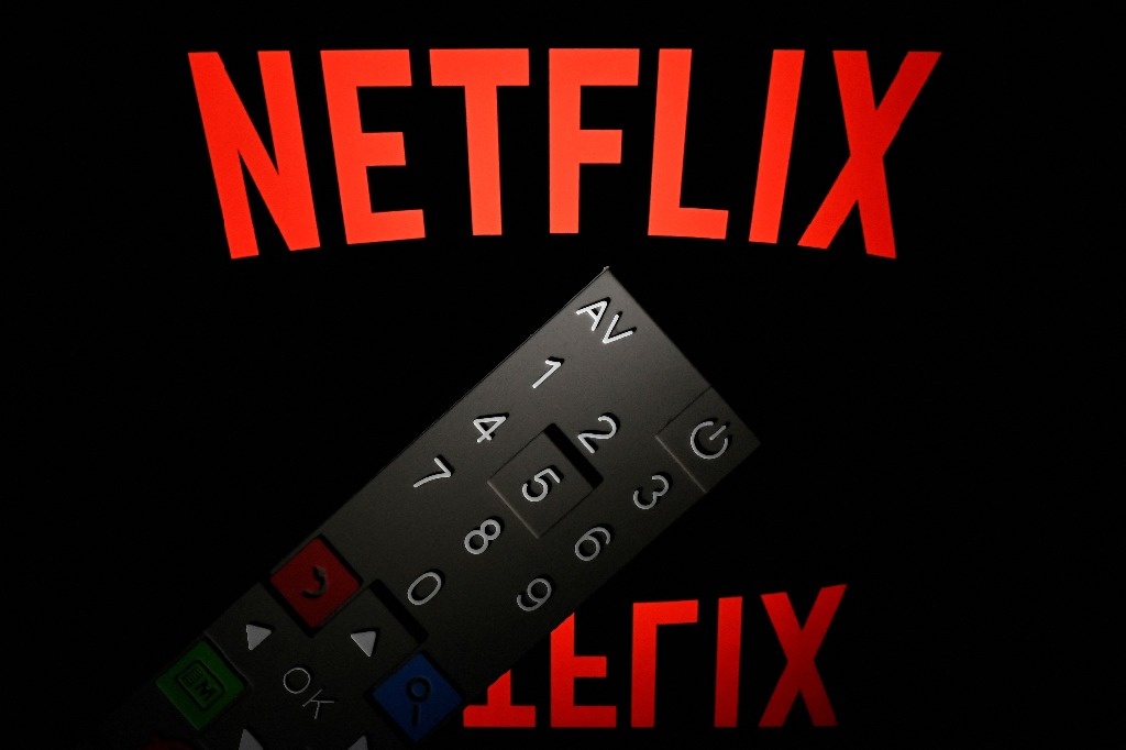 Netflix beats estimates with 8 million new subscribers