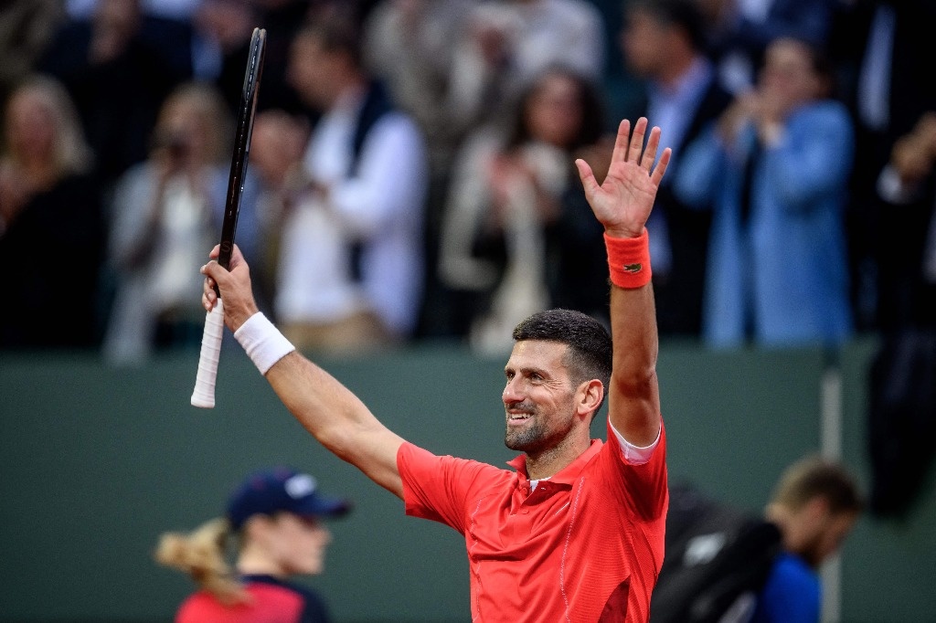 Novak Djokovic defeats Yannich Hanfmann on the Geneva ATP