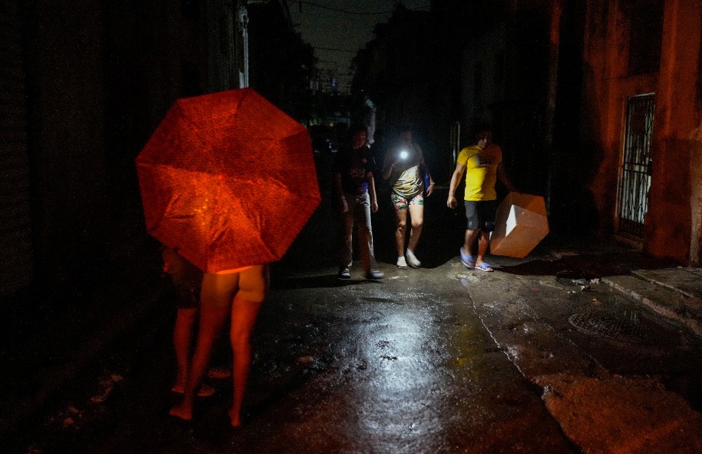 New failure in the electrical grid keeps millions of Cubans without power